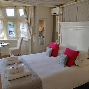 The House Boutique - In-room Breakfast - Free Parking Bed & Breakfast Bath